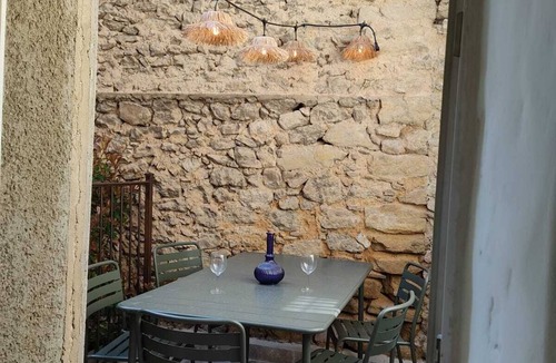 Malemort-du-Comtat House | Typical Provencal village house