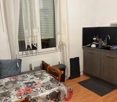 Le Teil Apartment | Typique Lila Olivier