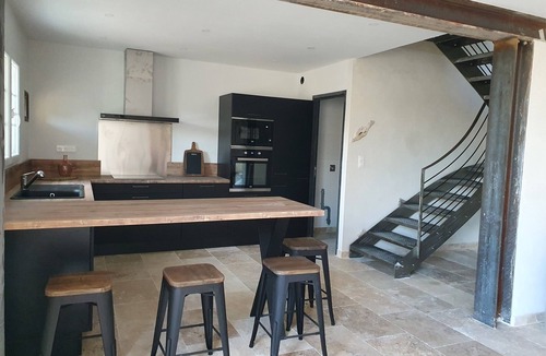 Carpentras House | Un Mas en Provence' gite and balneotherapy for two