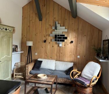Bourg-de-Sirod Apartment | Un nid de verdure 1 ch