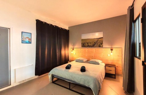 Saint-Cyr-les-Colons Apartment | Une Cave entre amis-proche Chablis-2 chambres-3 lits-Salle Jeux