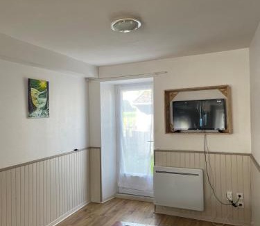 Saint-Leger-des-Vignes House | Une jolie petite maison où il fait bon se reposer