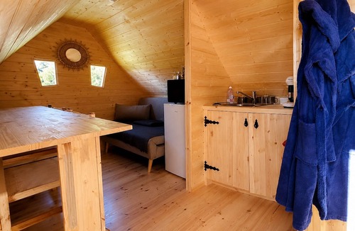 Paroisse Simon-Pierre-des-Rivieres Cabin | 🌸 UNIQUE CABIN WITH PRIVATE SPA INCLUDED – JURA 🌸