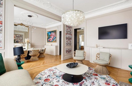 Saint-Merri Apartment | unique Marais