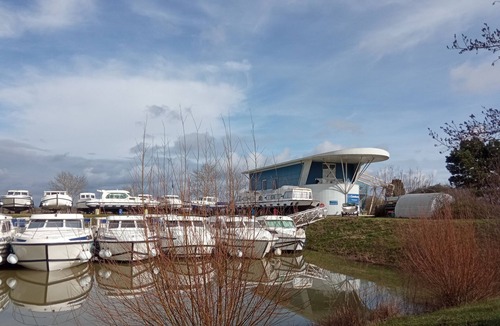 Pontailler-sur-Saone Boat Rental | Unique Stay on Water - A Moored Boat in Pontailler-sur-Saône