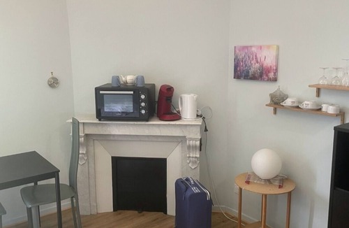 Mont-sous-Vaudrey Apartment | Unusual castle stay with escape game