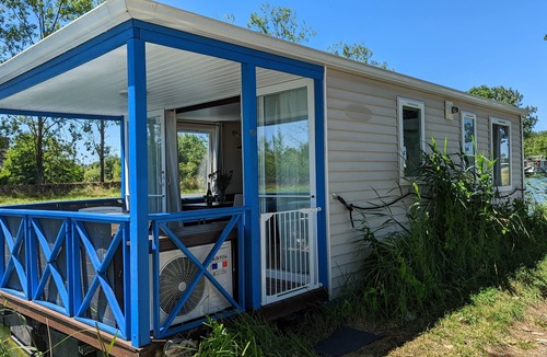 Saint-Usage House | Unusual floating cottage with all comforts for 6 persons, terrace, jacuzzi, fishing