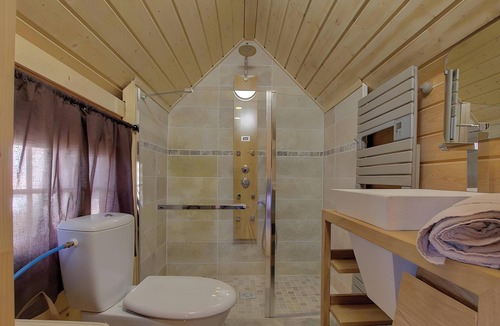 Coligny Bed & Breakfast | Unusual Room 'L'Écureuil' – Finnish Kota Near Jura