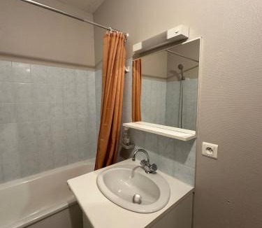 Le Creusot Apartment | Urban Cocoon 1