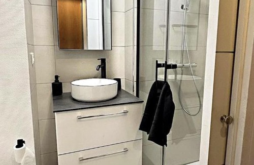 Gaillard Apartment | Urban Nest Signature 8B