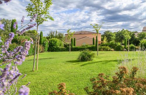 Aubignan Resort | Vacanceole - Residence les Demeures du Ventoux