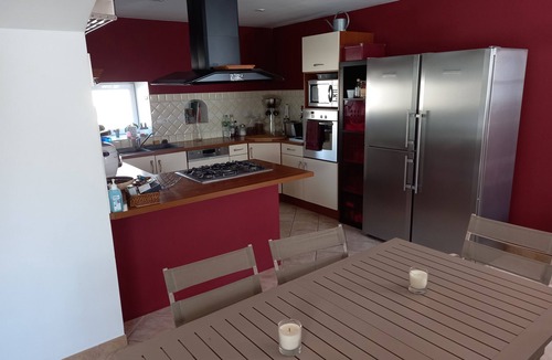 Saint-Pourcain-sur-Sioule House | Vacation Rental for 8 People - 4 Bedrooms - 2 Bathrooms