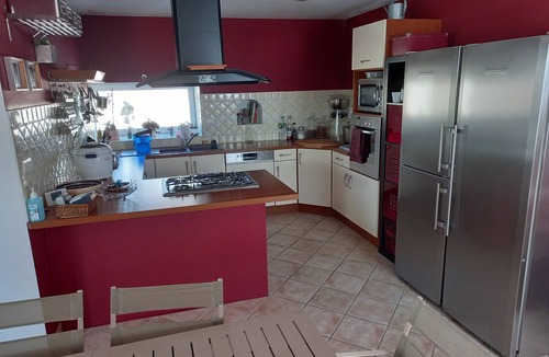 Saint-Pourcain-sur-Sioule House | Vacation Rental for 8 People - 4 Bedrooms - 2 Bathrooms