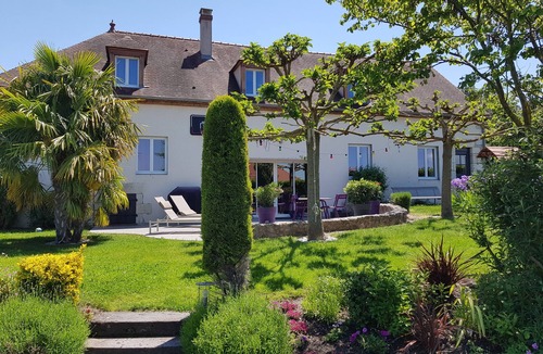 Saint-Pourcain-sur-Sioule House | Vacation Rental for 8 People - 4 Bedrooms - 2 Bathrooms