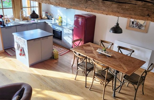 Montcony Apartment | Vacation apartment "Vers le Sud" in a former farmhouse with pool