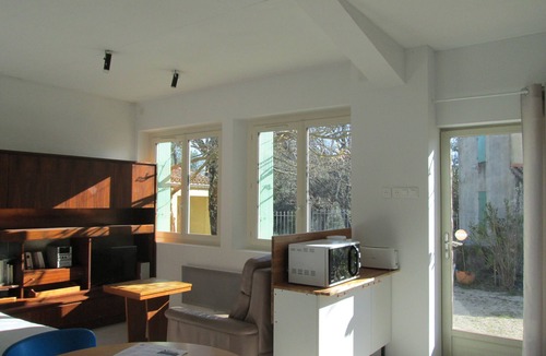 Crestet House | VAISON LA ROMAINE QUIET STUDIO IN THE HEART OF NATURE