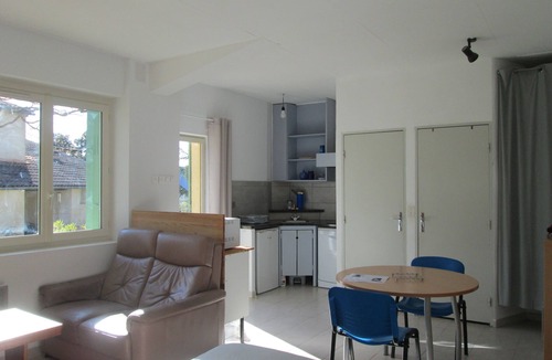 Crestet House | VAISON LA ROMAINE QUIET STUDIO IN THE HEART OF NATURE