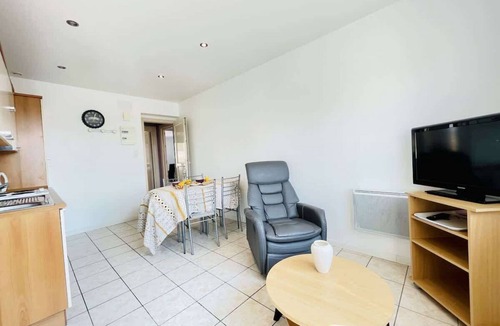 Forges-les-Bains Apartment | Valery