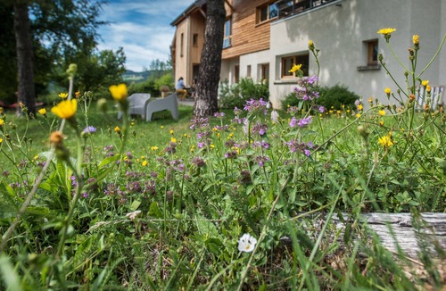 Lans-en-Vercors Cottage | Vercors, T4 mountain apartment, sleeps 9, sauna or Nordic bath, 3 bedrooms