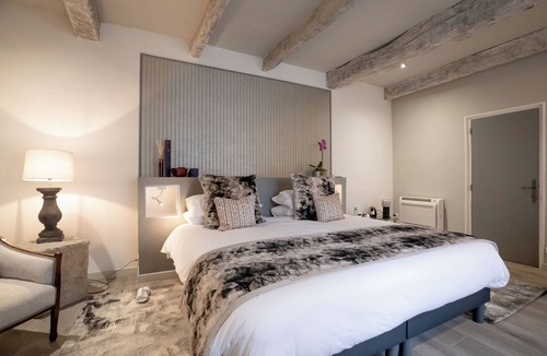 Gergy Bed & Breakfast | Very modern and spacious, in the colors of our natural habitat.