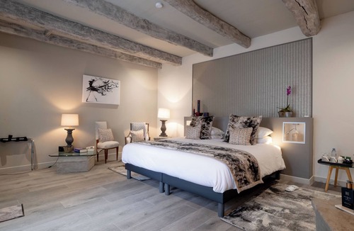 Gergy Bed & Breakfast | Very modern and spacious, in the colors of our natural habitat.