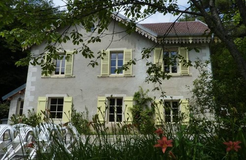 Scey-Maisieres House | Very pretty house on the edge of the forest with wooded park 3mn from Ornans
