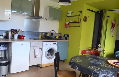 La Chapelle-sur-Furieuse Apartment | Very quiet 3* gîte on the Sentier linking Salins-les-Bains and Arc-et-Senans