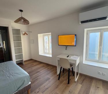 Les Roches-de-Condrieu Hotel | Villa 61