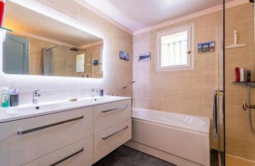 Saint-Pierre-de-Vassols House | Villa A l'ombre du Géant climatisée piscine pour 8 personnes