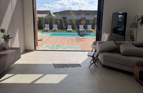 Ambares-et-Lagrave House | ⭐ Villa Aetheria: Large Pool, Movie Theater—An Exceptional Villa Near Bordeaux