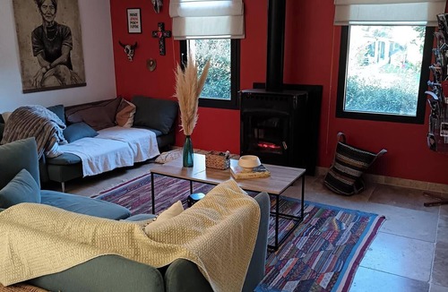 Faucon Villa | Villa among oaks and pines 30 minutes from Mont Ventoux