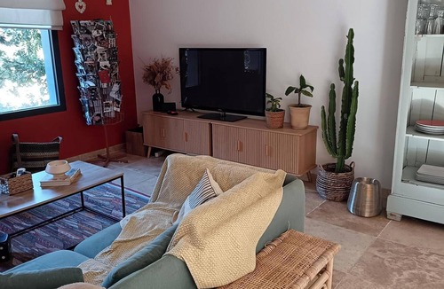 Faucon Villa | Villa among oaks and pines 30 minutes from Mont Ventoux