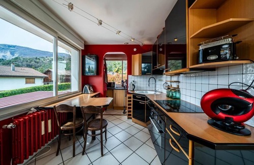 Meylan Apartment | Villa Amot | Swimming pool, Jacuzzi, mountain view terrace