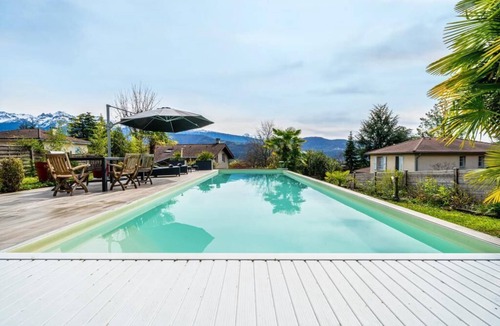 Meylan Apartment | Villa Amot | Swimming pool, Jacuzzi, mountain view terrace