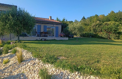 Valaurie Villa | Villa Avec Belle Vue, Piscine et Terrain de Pétanque