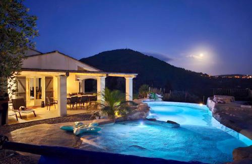 Bargemon Villa | Villa de 6 chambres avec vue sur la ville piscine privee et jardin clos a Bargemon