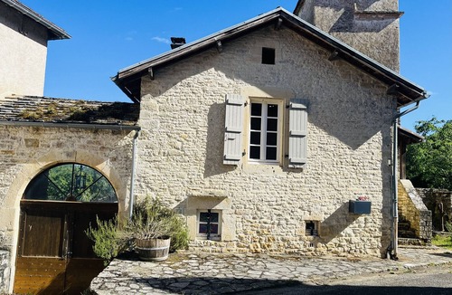 Pontcirq Villa | Villa du Clocher – Comfort, a pool, and the charm of the