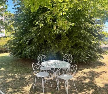 Paroisse Saint-Vincent-de-Paul Bed & Breakfast | Villa du Parc de Scey