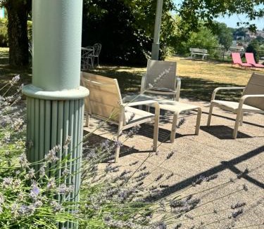 Paroisse Saint-Vincent-de-Paul Bed & Breakfast | Villa du Parc de Scey