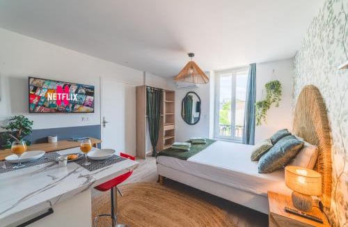 Roanne Apartment | Villa Floréa 6-8p - 3 salles de bains 4ch Parking