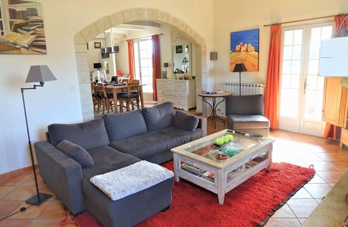 Saint-Pierre-de-Vassols Villa | Villa in Saint-Pierre-de-Vassols with private pool