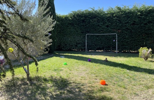 Sainte-Cecile-les-Vignes Villa | Villa 10 persons with swimming pool, near the village