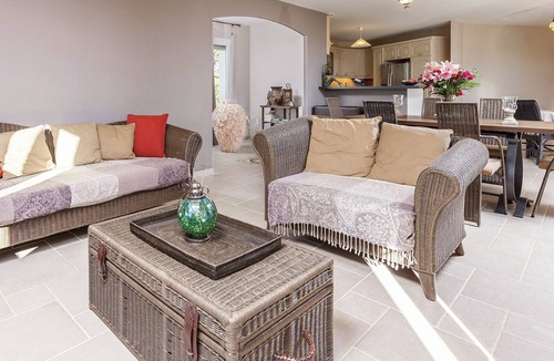Saint-Medard Villa | Villa in Cazals with Pool & Lake Nearby