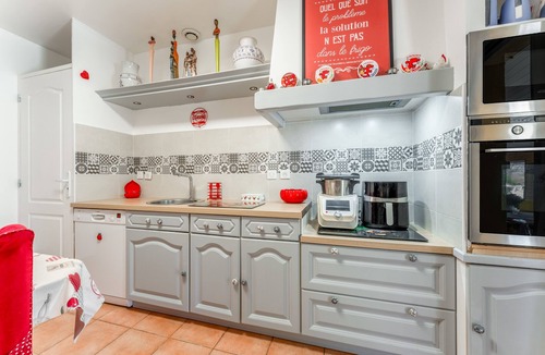 Faucon Villa | Villa "Les Cerisiers": Mountain View, Private Terrace, Wi-Fi