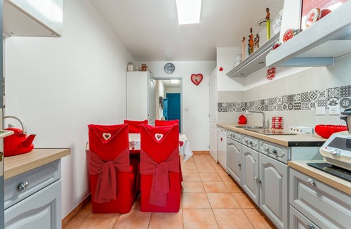 Faucon Villa | Villa "Les Cerisiers": Mountain View, Private Terrace, Wi-Fi