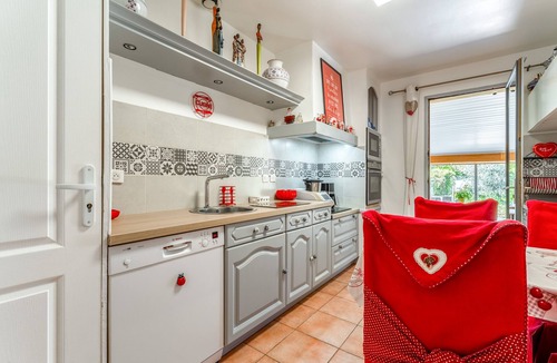 Faucon Villa | Villa "Les Cerisiers": Mountain View, Private Terrace, Wi-Fi