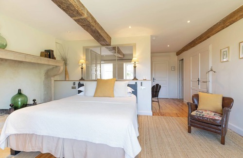 Aloxe-Corton Hotel | Villa Louise