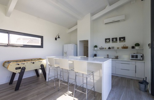 Saint-Martin-de-Crau Villa | Villa Marie en Provence - Great holiday house with great poolhouse