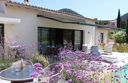 Seguret Villa | Villa moderne avec jacuzzi, piscine et vue