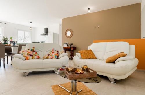 Mormoiron Villa | Villa Santa - Piscine - Wifi - Proche Ventoux - idéal Cyclistes